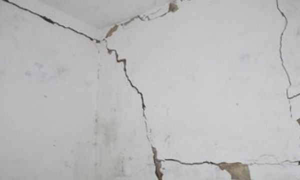 房屋裂缝导致漏水怎么办呢 房屋裂缝导致漏水怎么办呢